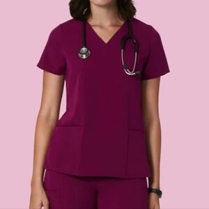 NATURAL UNIFORM Sangria Scrub Top XL